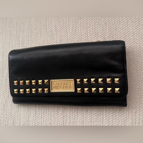 Badgley Mischka Wallet - Picture 1 of 3